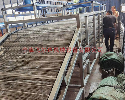 多層冷卻輸送機